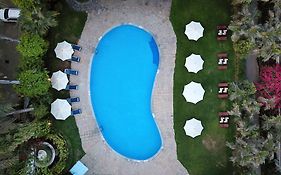 Hotel Clarks Varanasi Limited